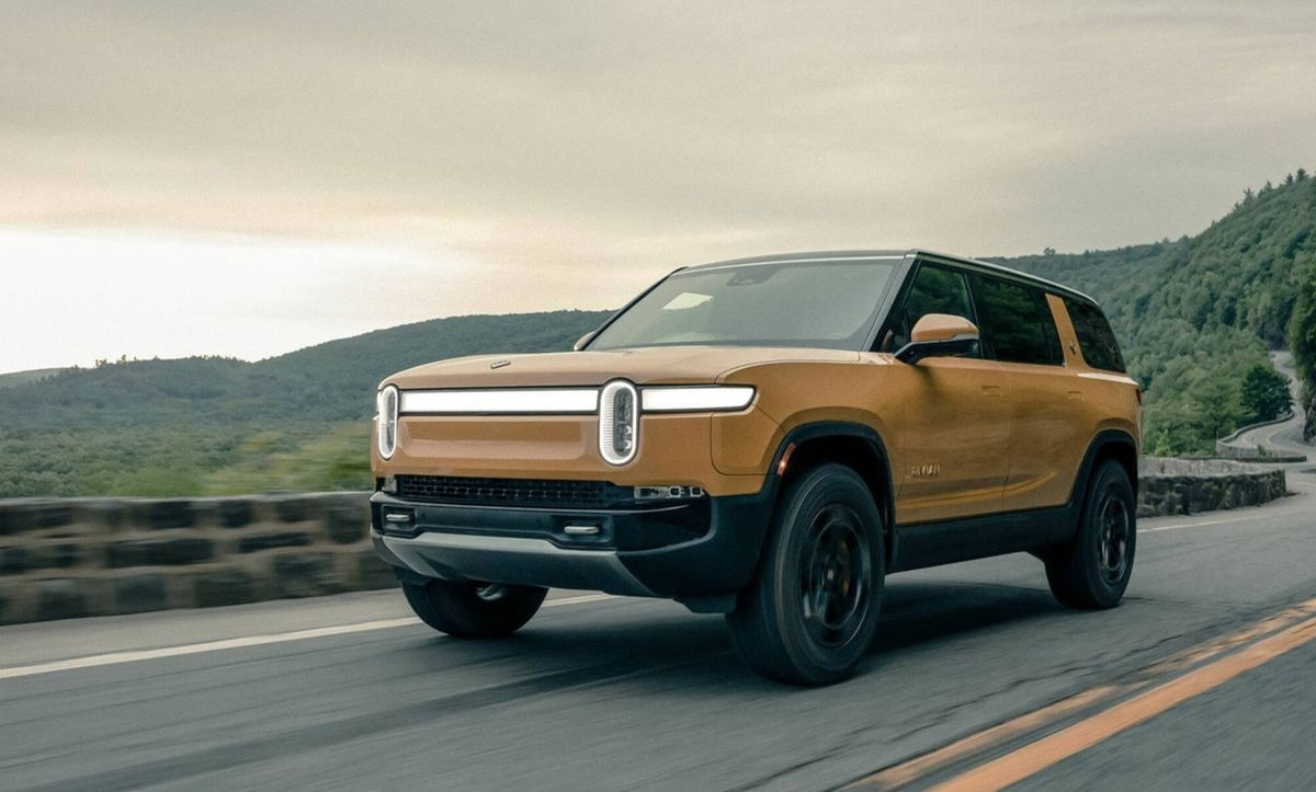 Apple estaría valorando una asociación con Rivian, el fabricante de coches eléctricos