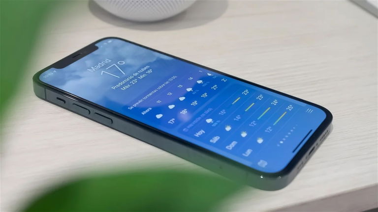 La app Tiempo de Apple es tan buena, que hasta las apps creadas con IA la copian
