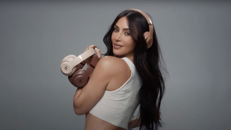 Apple lanza unos nuevos Beats Studio Pro de edición limitada con Kim Kardashian