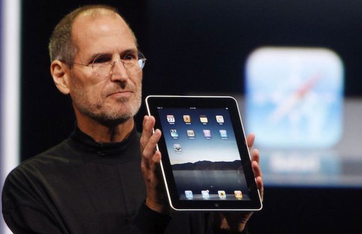 El iPad original se diseñó en dos tamaños, pero Jobs lo tenía claro: &quot;tiene que caber en mi mesa de café&quot;