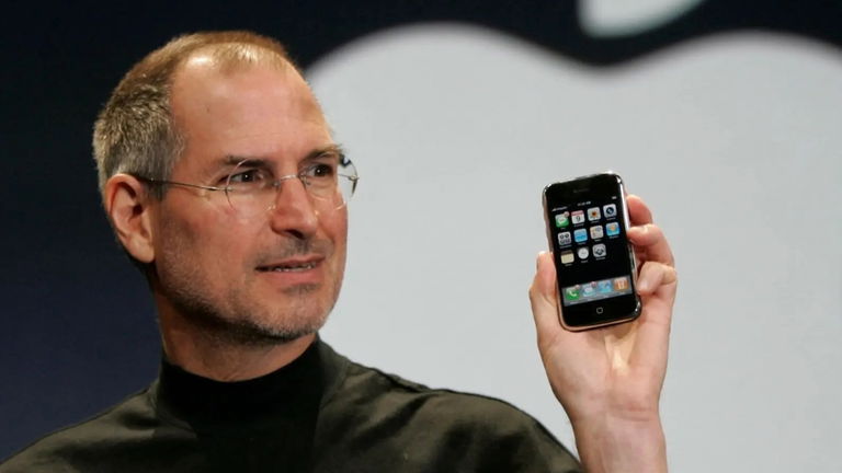 A Steve Jobs le preguntaron por el iPhone antes de que existiera, así fue su contundente respuesta