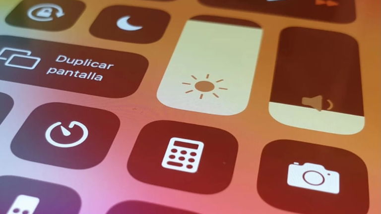 Qué hacer si el brillo de la pantalla del iPhone baja demasiado