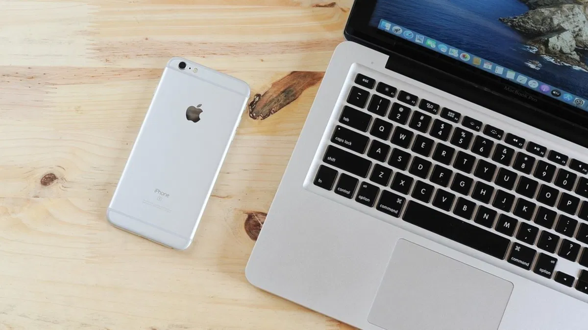Apple is preparing an “extraordinarily complex” 20th anniversary iPhone.