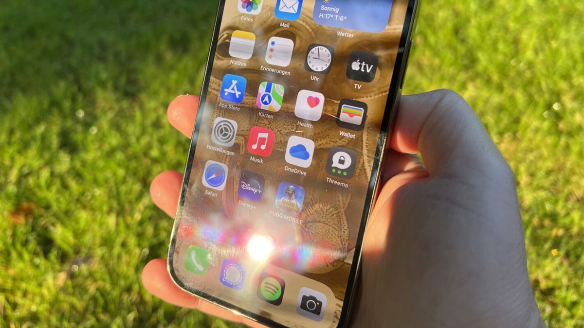 The iPhone 17 will ultimately no longer have an anti-reflective coating on its screen to protect it from scratches.