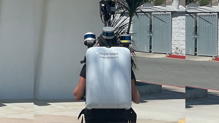 Pillan a los 'hombres mochila' de Apple caminando por España. Esto es lo que hacen