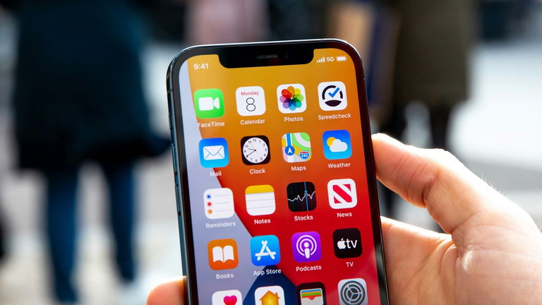 Por tan solo 260 euros puedes conseguir el iPhone 12 con la última oferta de Amazon: la mejor relación a nivel calidad-precio