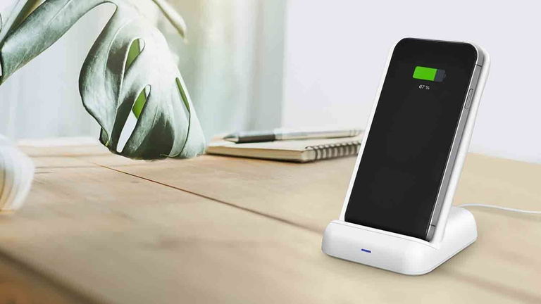 Este cargador inalámbrico compatible con el iPhone no cuesta ni 7 euros, y su diseño es espectacular