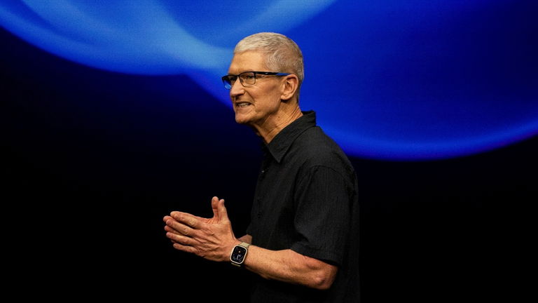 Tim Cook, CEO de Apple, tajante con el uso que le damos al iPhone: "No deberíamos estar haciendo eso"