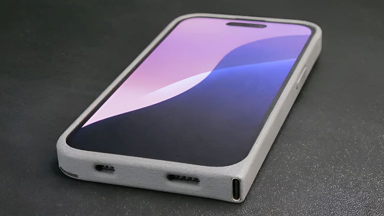 Esta curiosa funda convierte un iPhone con USB Lightning en iPhone con USB-C