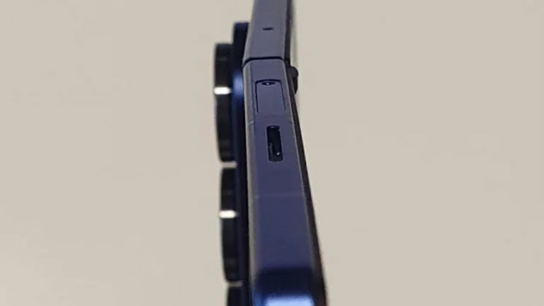 Ríete tú del #BendGate: el Galaxy Z Fold7 viene ya doblado incluso antes de salir de la caja