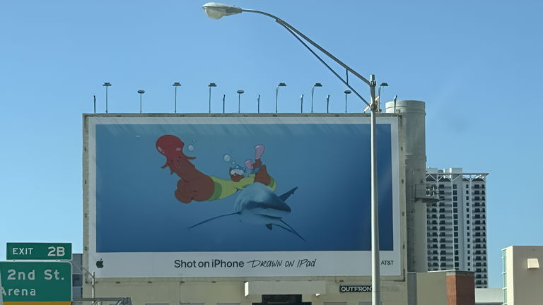 Una nueva valla publicitaria de Apple está levantando cierta polémica