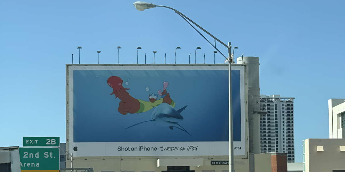 Una nueva valla publicitaria de Apple está levantando cierta polémica