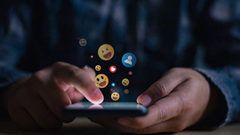 WhatsApp va a mejorar las reacciones incluyendo las llamadas de voz y videollamadas