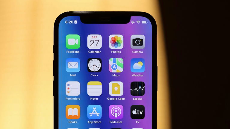 Cuesta poco más de 300 euros y es el iPhone más recomendado a nivel calidad-precio: no hace falta esperar al iPhone 17