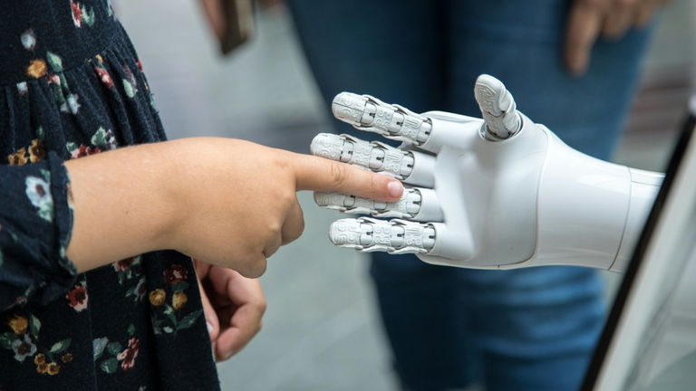 Apple quiere lanzar un robot en 2027 capaz de ayudarnos gracias a la IA