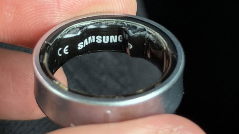 El peligro de los anillos inteligentes: a un Samsung Galaxy Ring se le hincha la batería impidiendo quitarlo del dedo