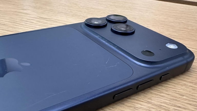 Haz esto si no quieres que tu nuevo iPhone 17 se raye, estos accesorios evitan la polémica