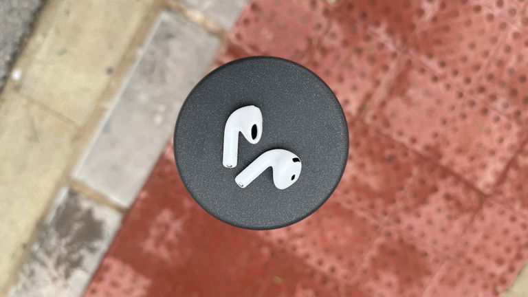 Los AirPods 4 son los mejores auriculares de Apple en calidad-precio y tienen el gran descuento