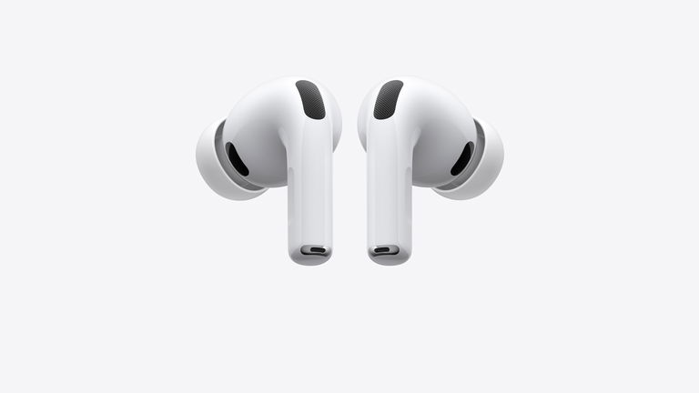 Hay un extraño problema en los AirPods Pro 3 cuando los utilizamos en un avión a una gran altura