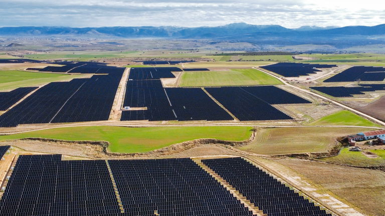 Apple añade más proyectos de energías renovables en Europa. El objetivo es producir toda la energía que consumen sus clientes