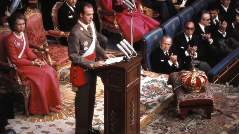 Steve Jobs convenció al Rey emérito Juan Carlos I para comprar un ordenador de 13.000 euros con encanto y una servilleta