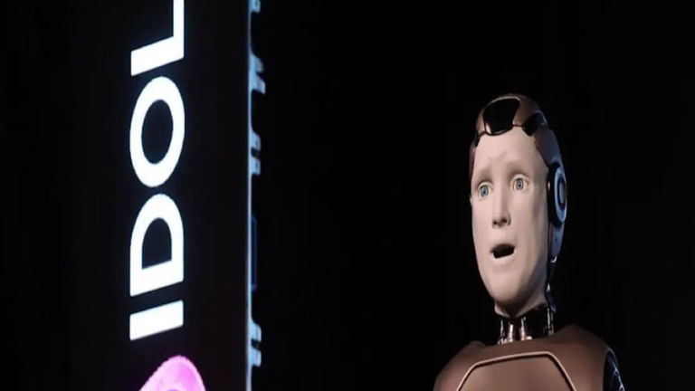 El primer robot humanoide con IA de Rusia hace su debut y se cae en el escenario