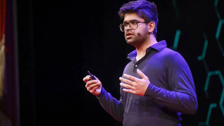 Tener una "novia de IA" puede "derretirte el cerebro" según una de las voces más autorizadas