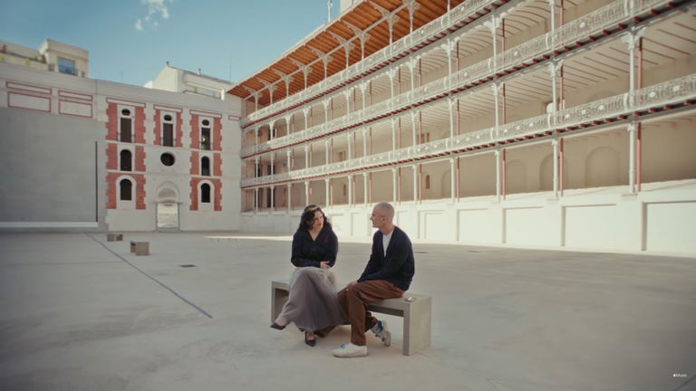 Apple Music entrevista a Rosalía en Madrid por su nuevo álbum 'Lux' y está disponible en vídeo