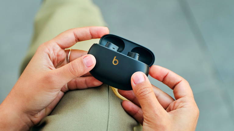 El Black Friday anticipado de Amazon te deja estos Beats con cancelación de ruido y batería estratosférica a mitad de precio