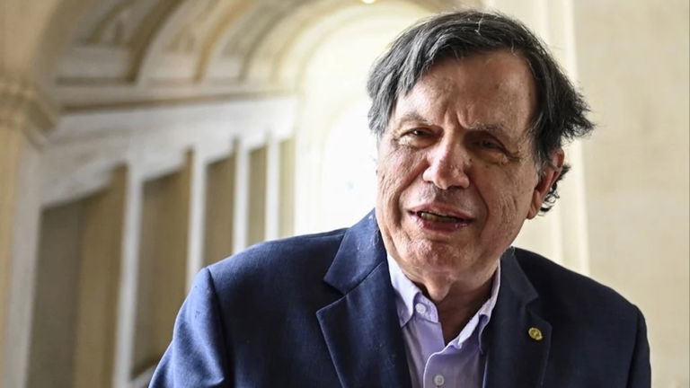 Un ganador del Premio Nobel de Física tiene claro cómo la IA va a afectar al trabajo