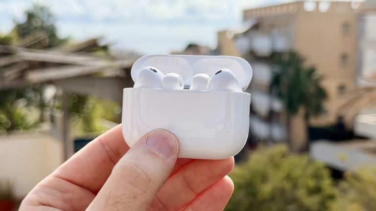 Apple lanza una nueva actualización para los AirPods: novedades y cómo instalarla