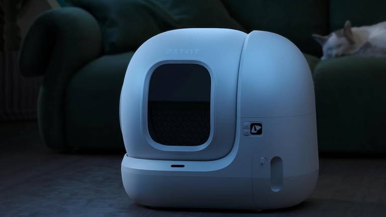 Es el arenero para gatos definitivo: se limpia solo y lo puedes controlar desde tu iPhone o Android