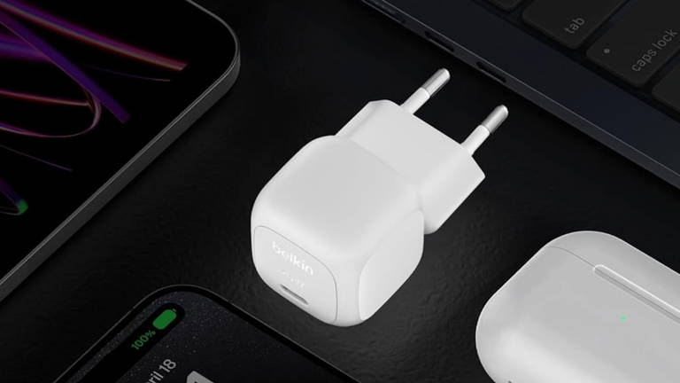 Por menos de 10 euros puedes tener un cargador rápido, de una marca de calidad y extremadamente compacto