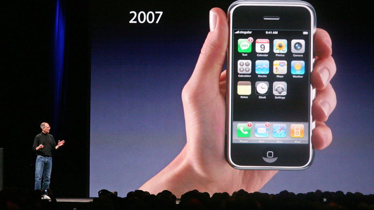 Steve Jobs presentó el iPhone hace 19 años y cambió el mundo para siempre