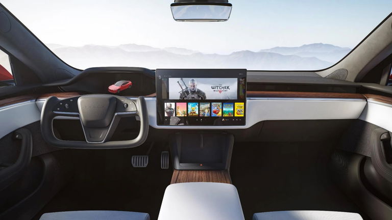 Tesla sigue trabajando en implementar Apple CarPlay en sus vehículos